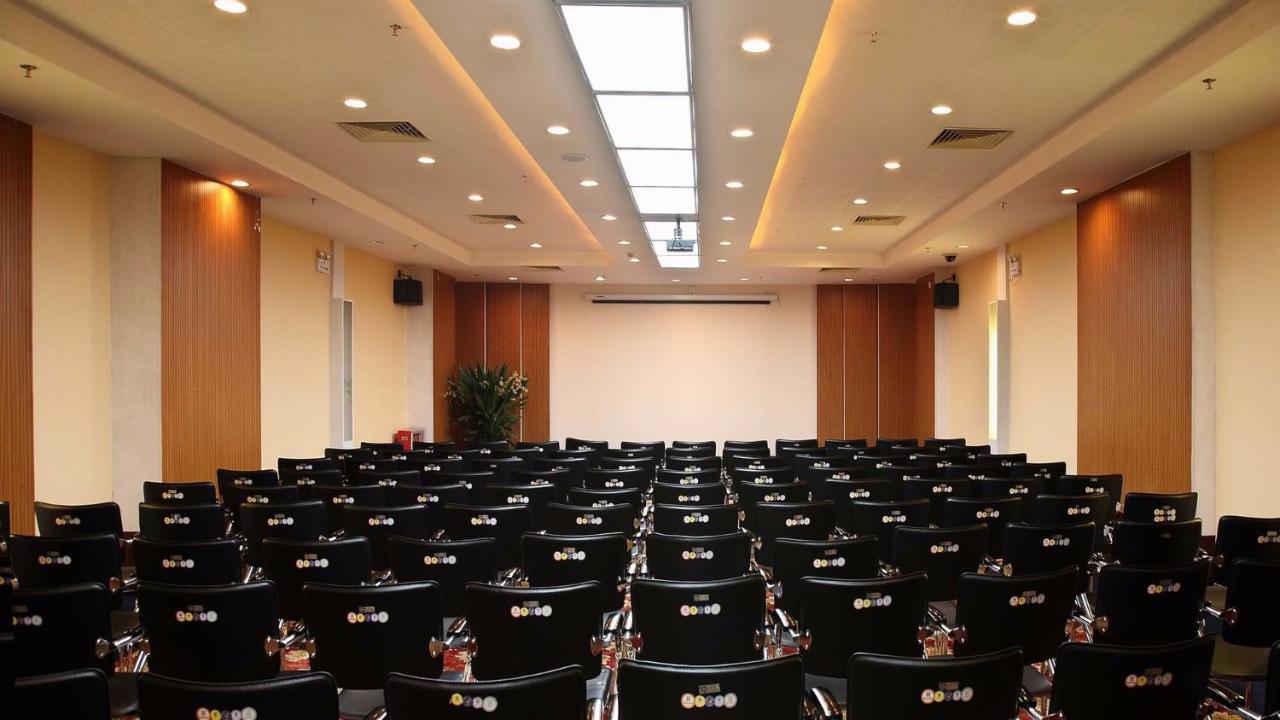 Noxinn Club Hotel โคนัคคลึ ภายนอก รูปภาพ